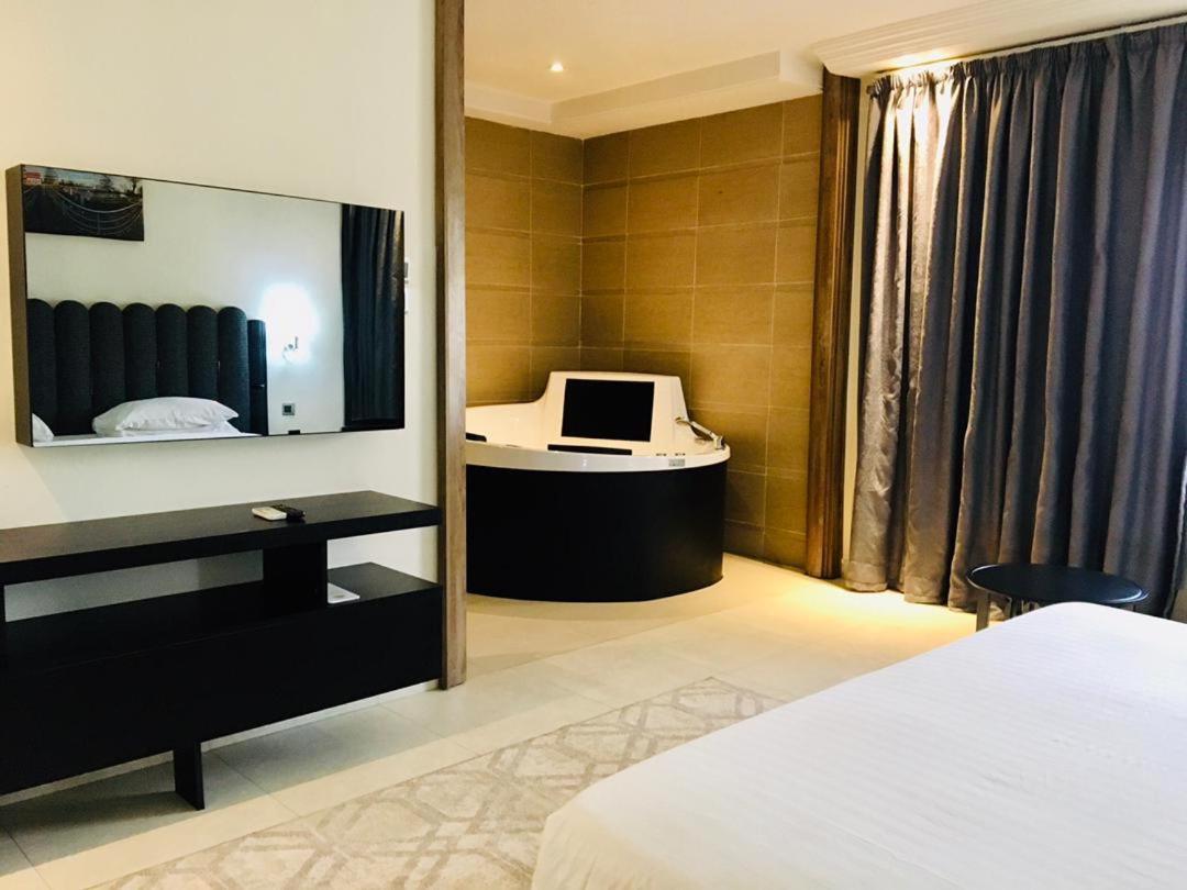 Summerset Continental Hotel Maitama By T E L E Hospitality Abuja Extérieur photo