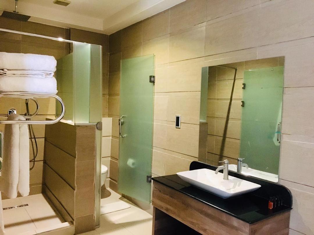 Summerset Continental Hotel Maitama By T E L E Hospitality Abuja Extérieur photo