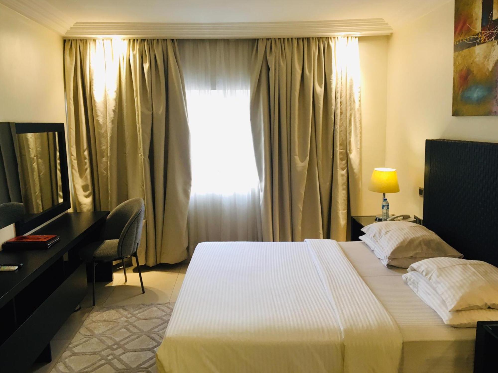 Summerset Continental Hotel Maitama By T E L E Hospitality Abuja Extérieur photo